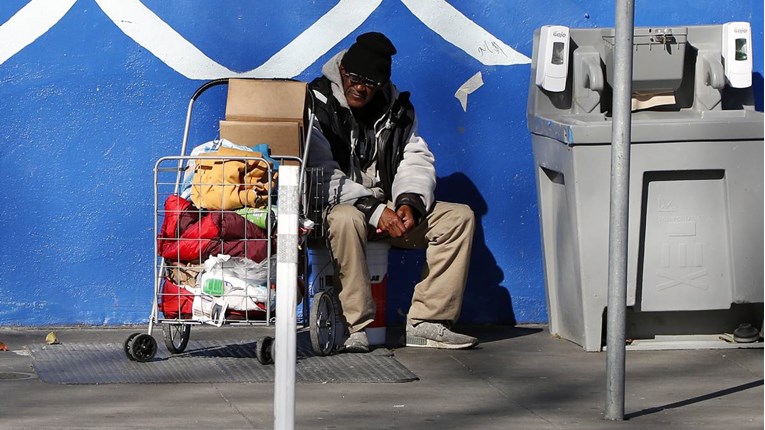 Muškarac davao otrovanu hranu beskućnicima u Kaliforniji, a zatim ih snimao