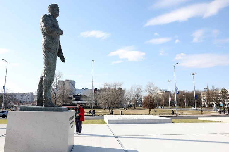Bandićevka zahvalila pokojnom Bandiću jer je omogućio da Tuđman dobije kip u Zagrebu