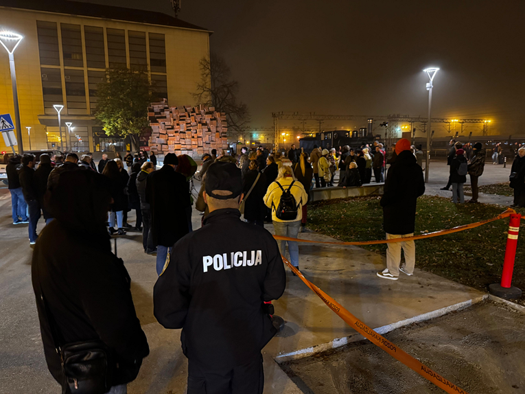VIDEO U Zagrebu obilježena Kristalna noć: "Nasilje su provodili mladići i veterani"