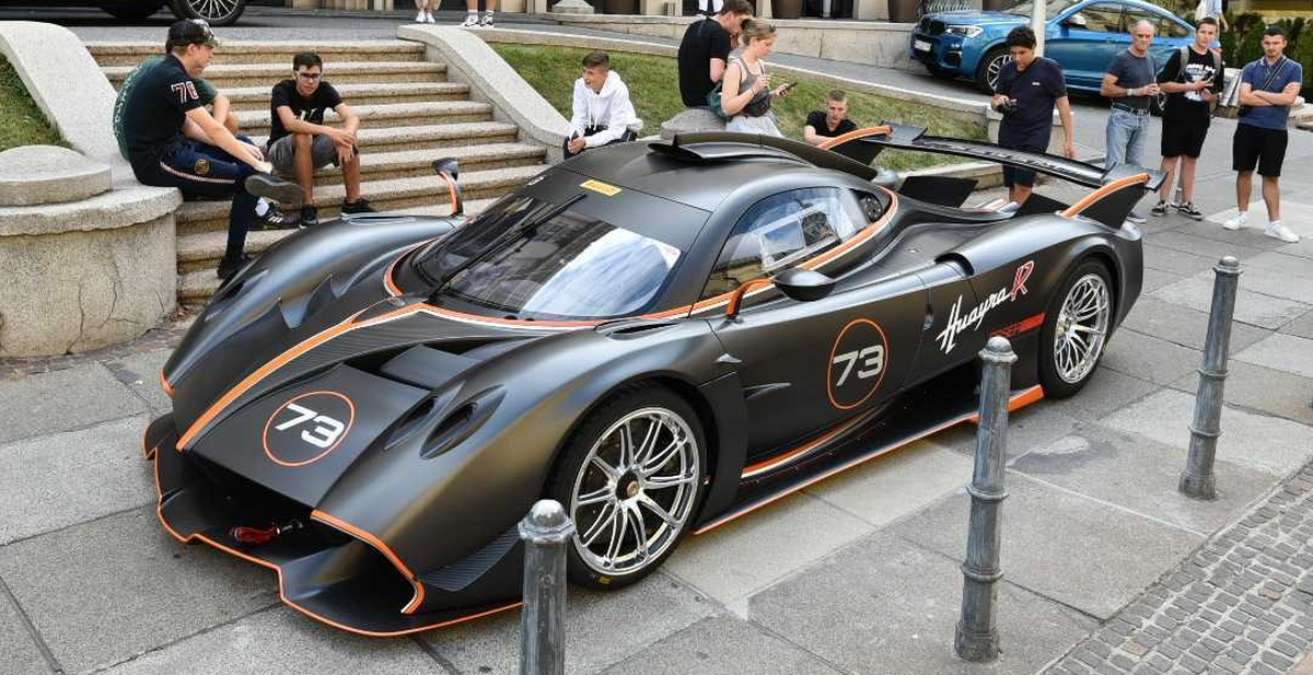 Ispred hotela Esplanade parkiran Pagani Huayra R vrijedan oko 3 milijuna eura