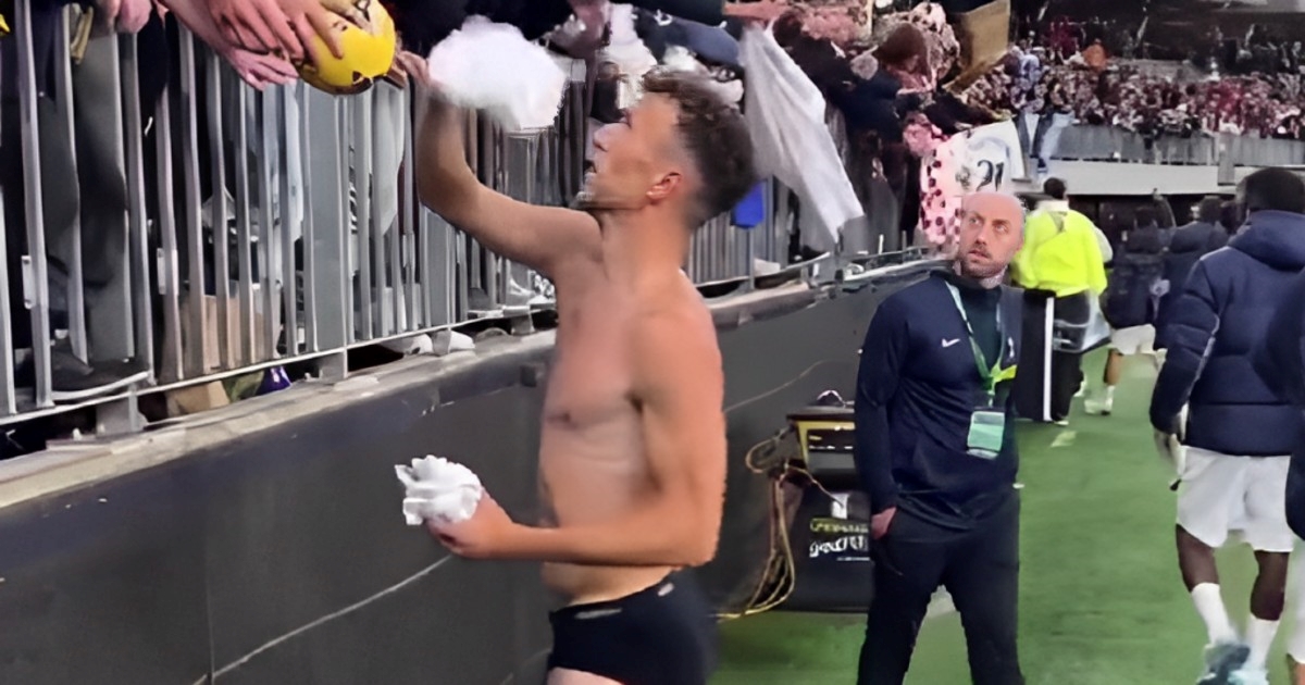 Perišić kao da je u Hrvatskoj, a ne u Australiji. Navijačima podijelio sve osim gaća