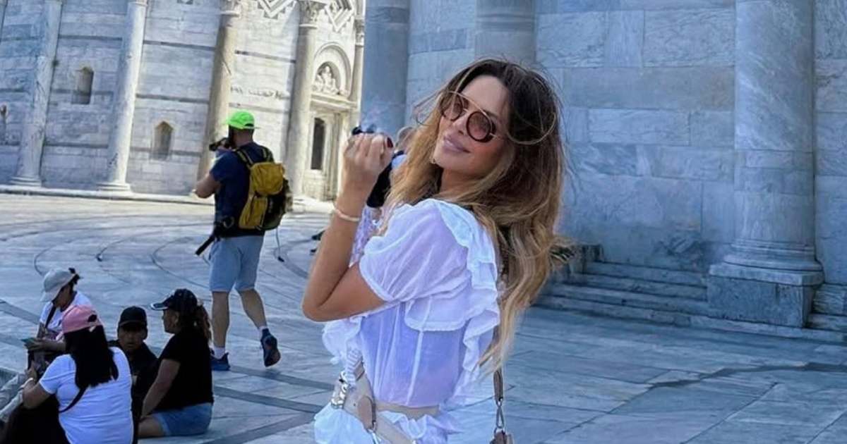 Nikolina Pišek majstorski kombinirala boho haljinicu i Hermès torbu