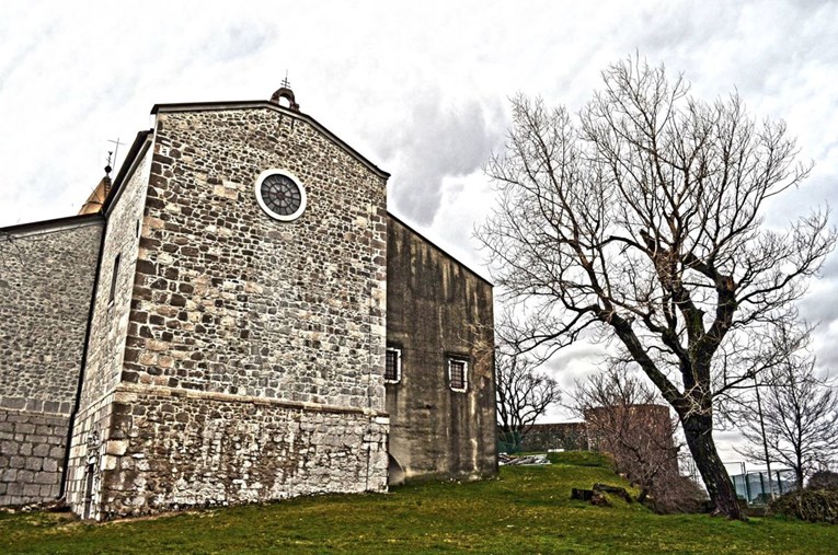 Lažni svećenik nudi blagoslov doma po kućama na Grobniku