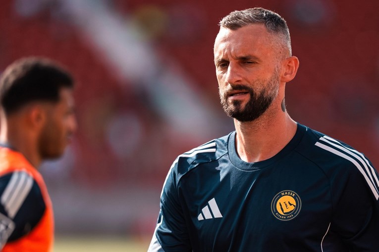 Brozović s cigarom u ustima. Pogledajte reakciju nakon što je opomenut