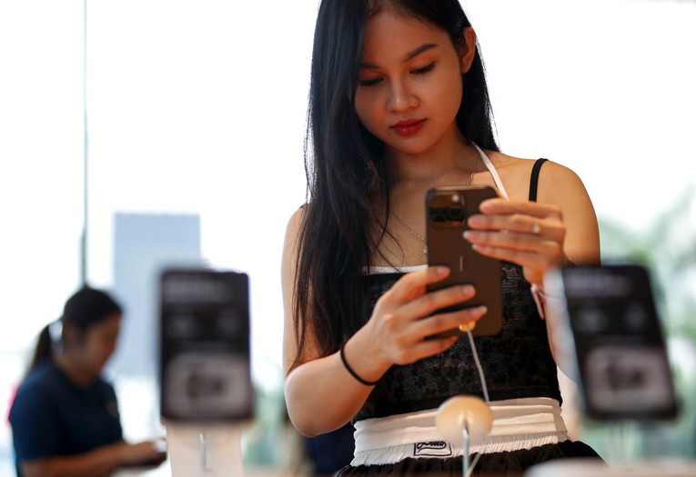 Prodaja mobitela najniža u 13 godina. Jeftiniji modeli nestaju s tržišta