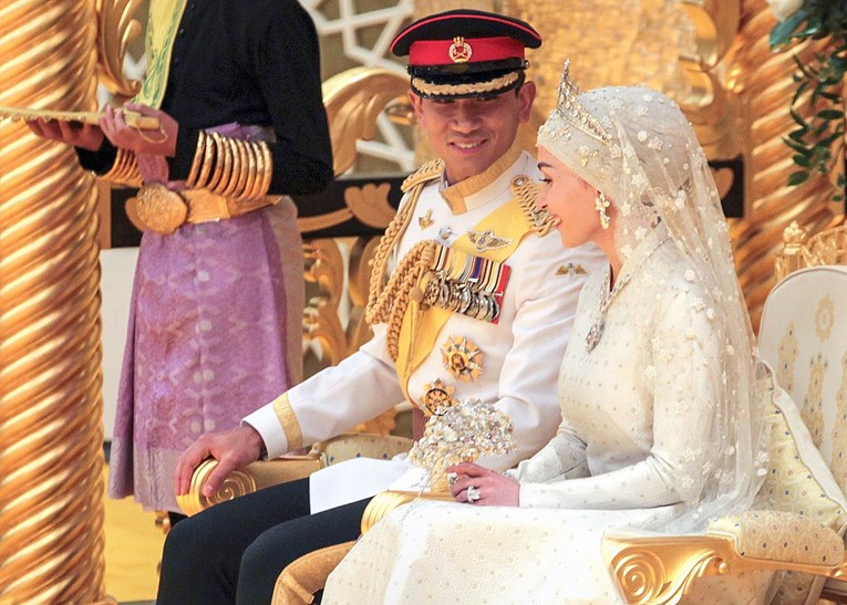 Sestra ljepotice hrvatskih korijena objavila neviđene fotke s vjenčanja na Brunejima