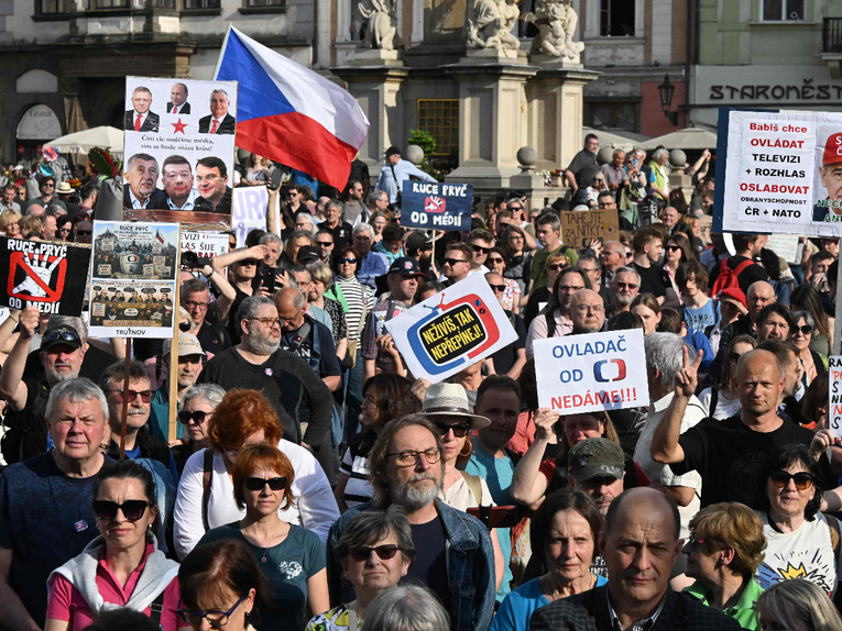 Česi prosvjeduju protiv poteza nove vlasti. "Žele kontrolirati medije"