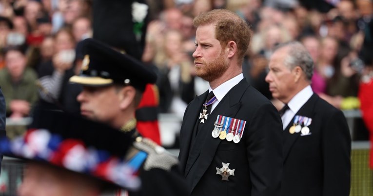 Princ Harry zabrinut za Williamovu djecu: Barem jedno će biti rezerva poput mene
