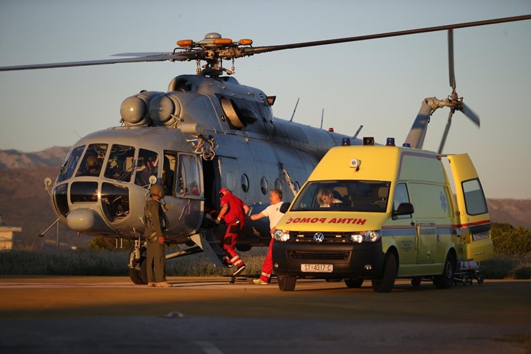 Na otočiću kod Hvara nađen teško ozlijeđeni Meksikanac. Helikopterom prebačen u Split