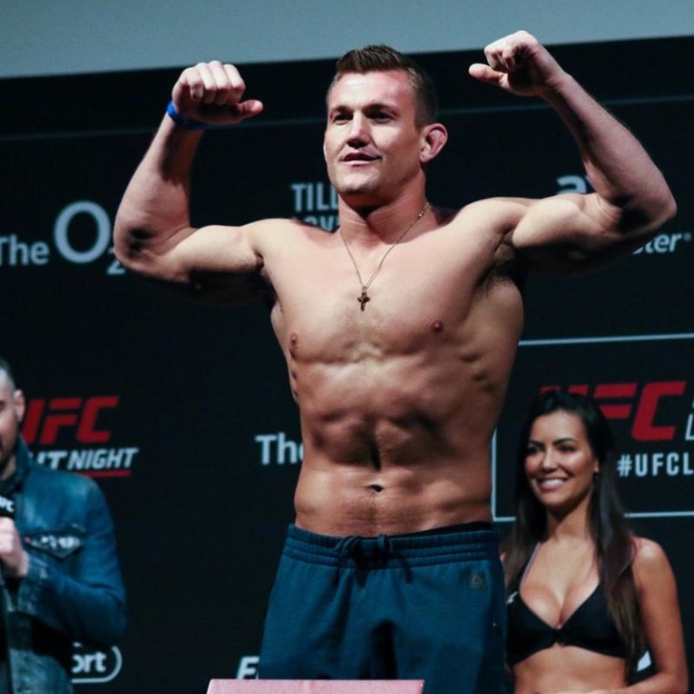 Bivši UFC-ov borac: Policija me stavlja na rendgen, a meni kila kokaina u trbuhu