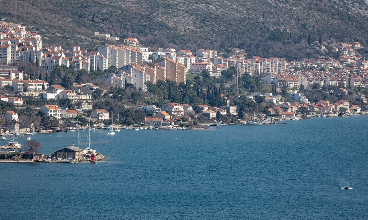 More na dubrovačkoj plaži Stara Mokošica puno fekalija