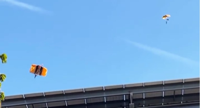 Američki Kapitol evakuiran zbog padobranaca koji su se spuštali na stadion za bejzbol