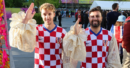 Hrvatski navijači privukli pažnju pred Malmö Arenom, pogledajte što su obukli