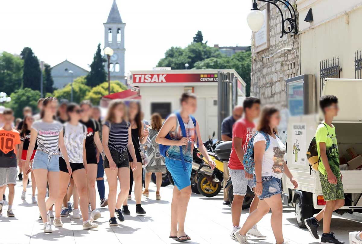 Agencije zabrinute, ali ne očekuju prevelike štete zbog odgode školskih izleta
