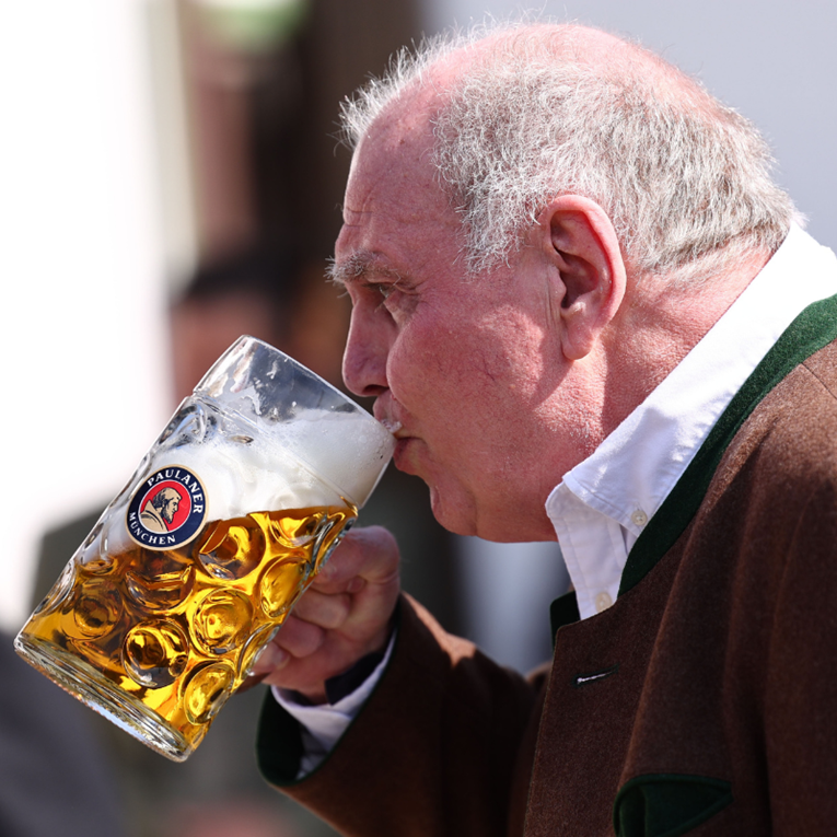 Hoeness: Ako Isak vrijedi 150 milijuna, Kane vrijedi 250