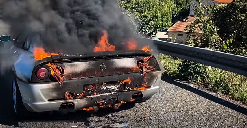 VIDEO Ferrari izgorio na testnoj vožnji s kupcem