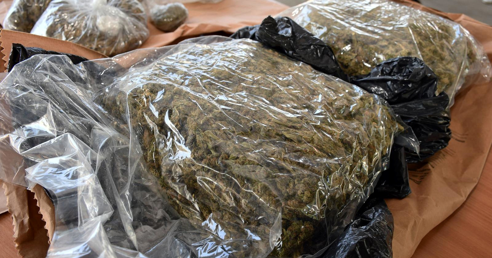 U Rijeci primio pošiljku iz SAD-a, u njoj bila droga. Policija ga pratila i uhapsila