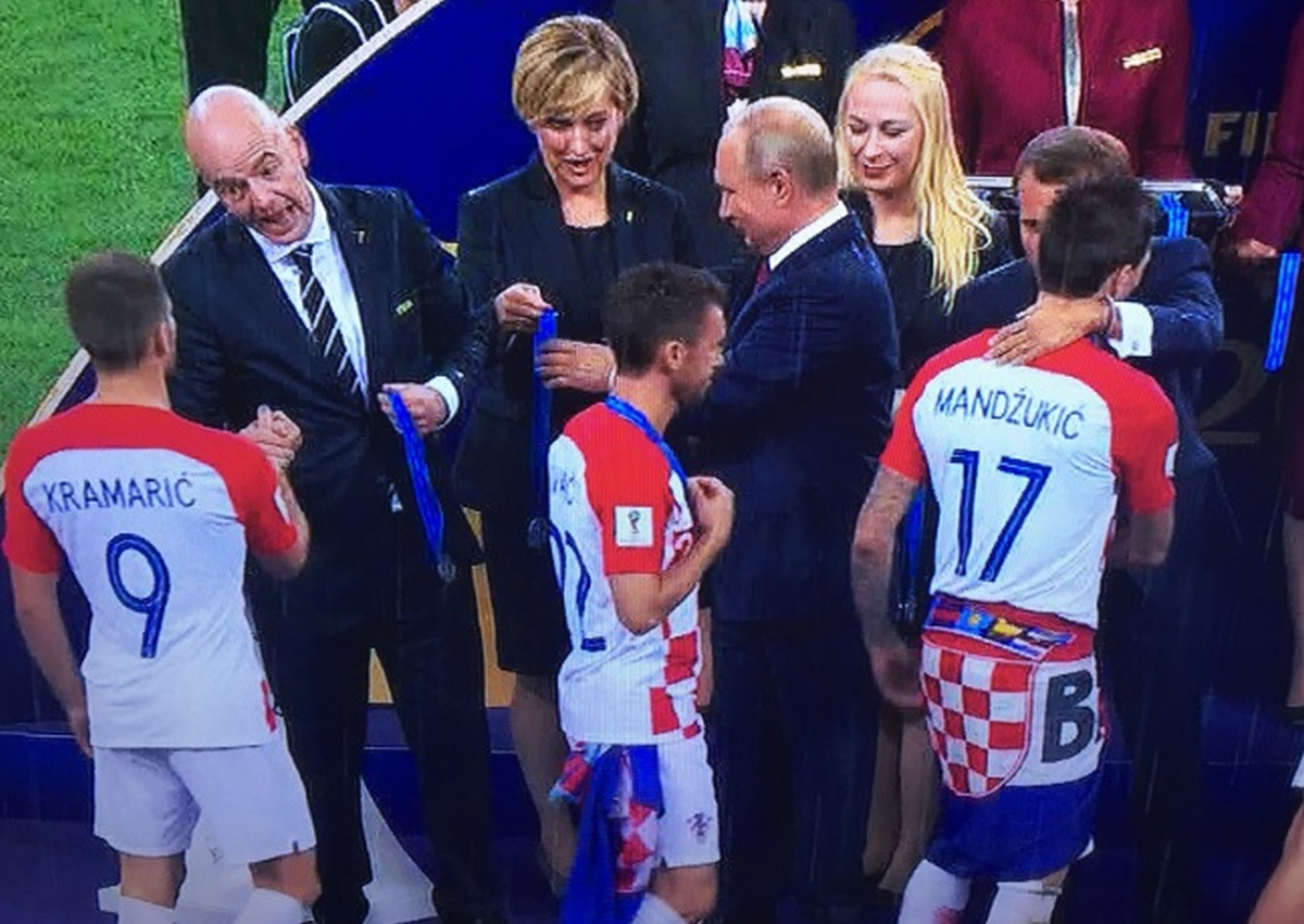 Jedan Vatreni nije pružio ruku Putinu tijekom dodjele medalja