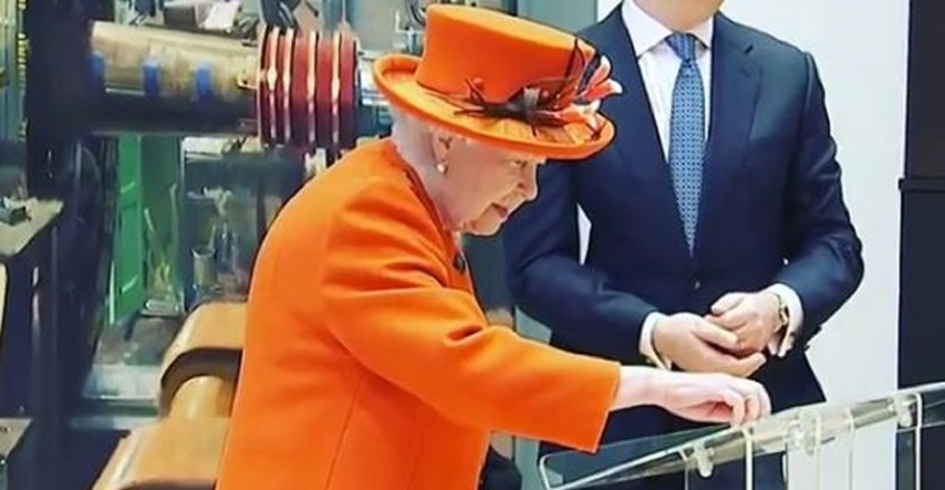 Kraljica objavila svoj prvi post na Instagramu tijekom posjete Muzeju znanosti
