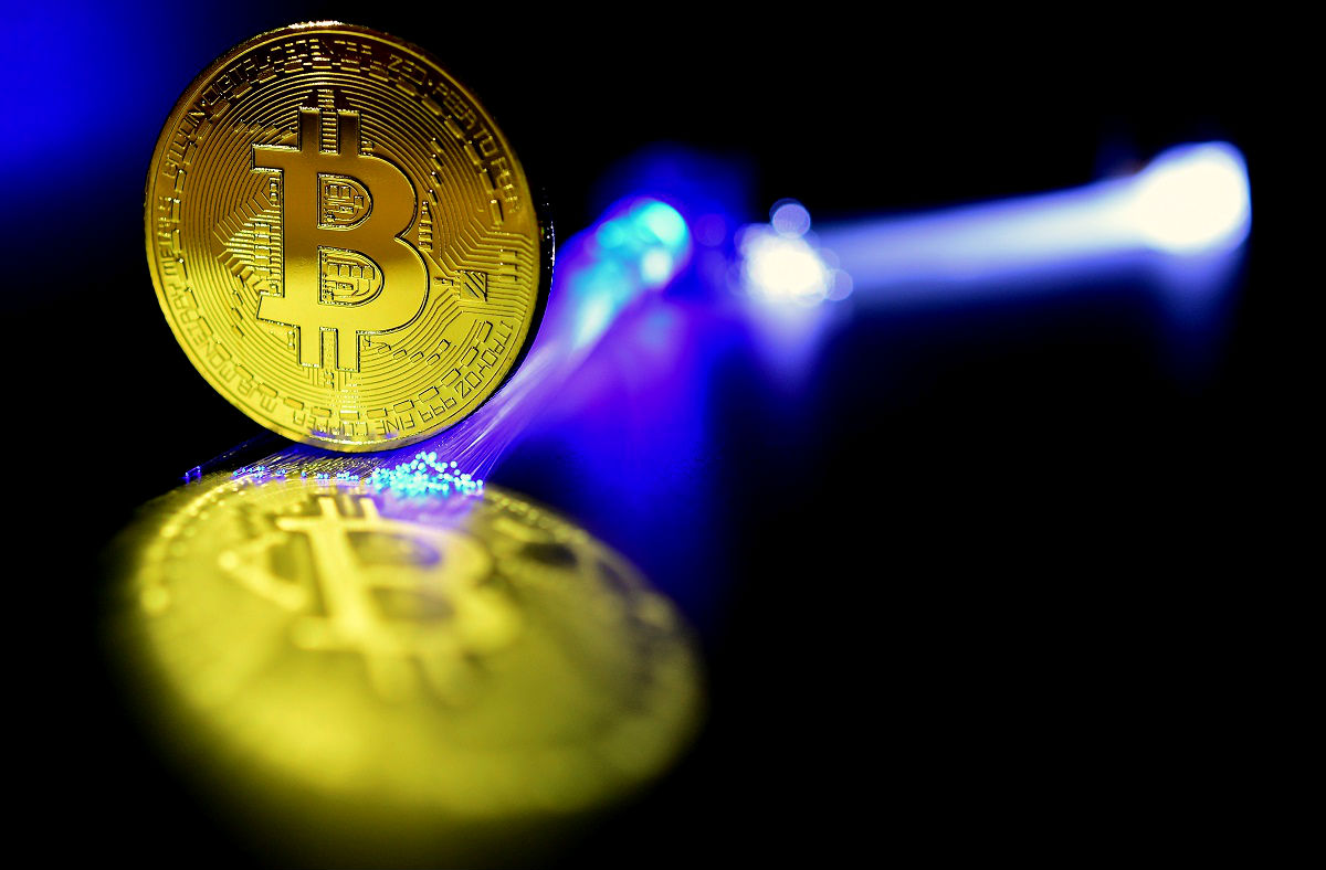 Vrijednost bitcoina pala ispod 100 milijardi dolara prvi put nakon godinu dana