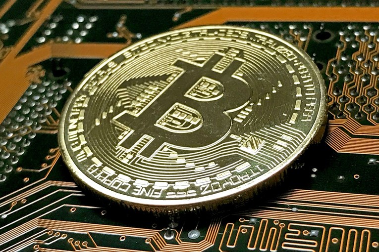 Rasprodaja se nastavlja, bitcoin pao ispod 3400 dolara