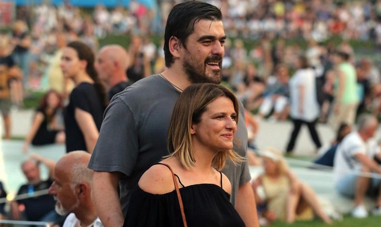 Antonija Blaće na neočekivanom mjestu proslavila 4. godišnjicu braka
