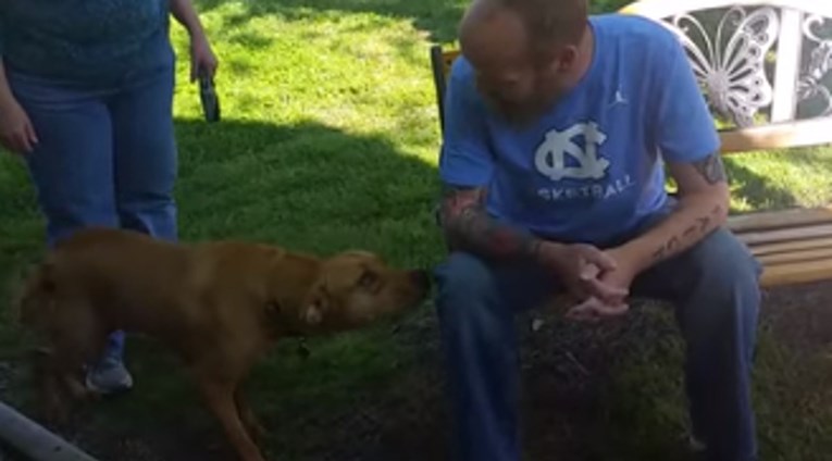 VIDEO Dirljiv susret psa i vlasnika koji je dugo boravio u bolnici izmamit će vam osmijeh na lice
