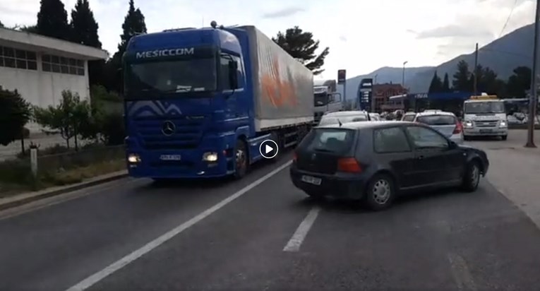 Vozači u Mostaru blokirali ceste zbog skupog goriva, pogledajte kako je to izgledalo