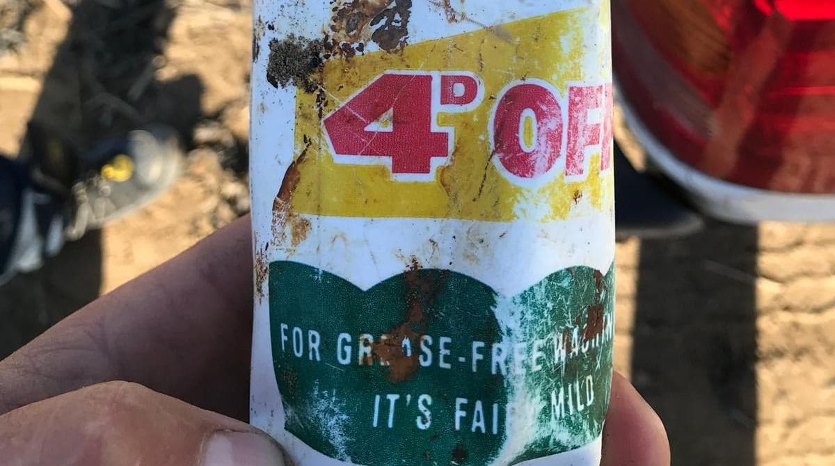 Ovo je fotografija plastične boce stare 50 godina