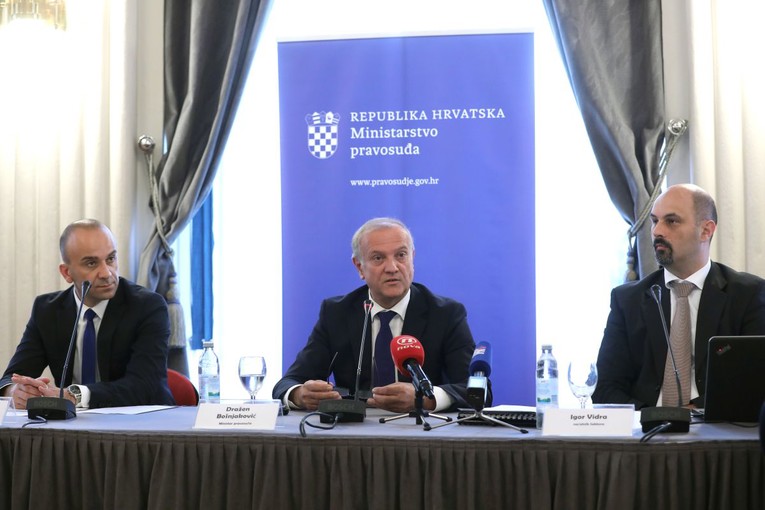 Ministar pravosuđa kaže da će ovrhe biti jeftinije, ali ne želi reći koliko