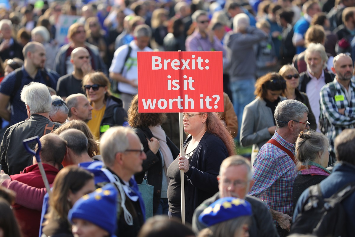 Na prosvjedu protiv Brexita u Londonu bilo 700.000 ljudi. Na protuprosvjedu 1200