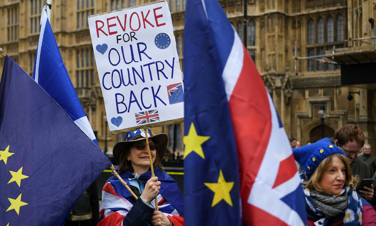 Britanci predlažu postavljanje carina na granicu s Irskom nakon Brexita