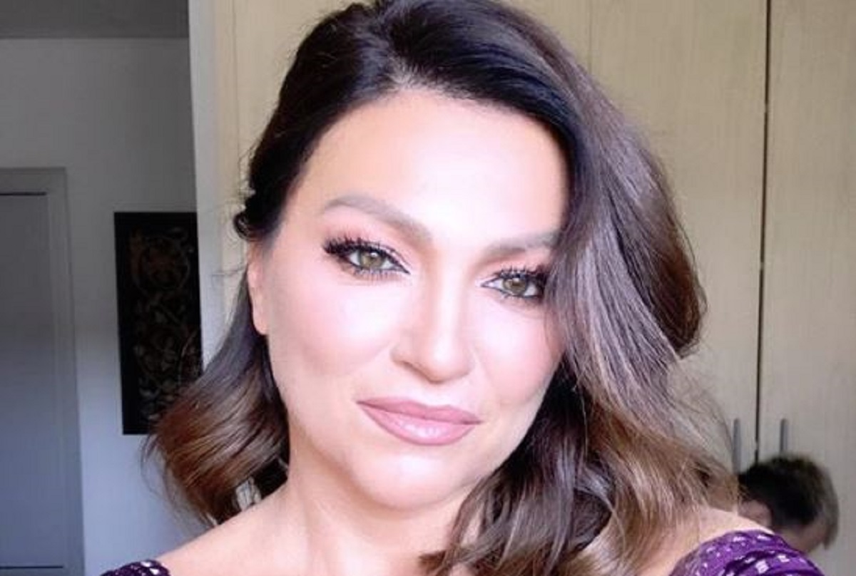 Nina Badrić pozirala u uskoj haljini koja joj je istaknula obline