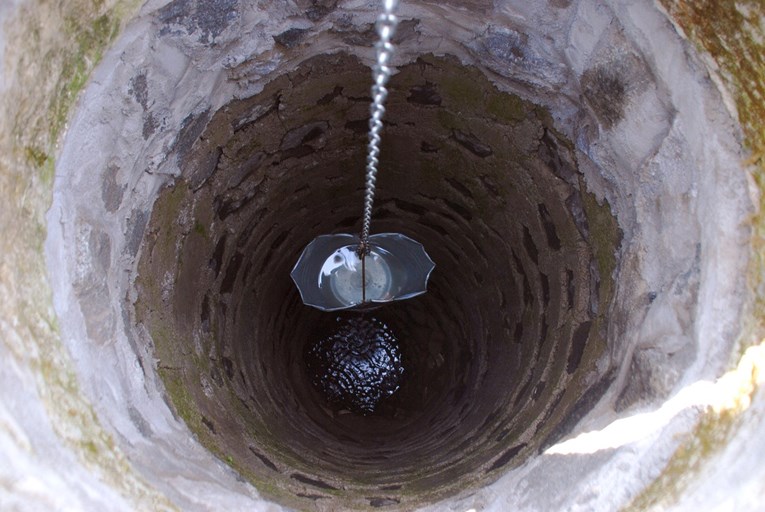 Starica u Zagrebu upala u bunar dubok osam metara. Preživjela je