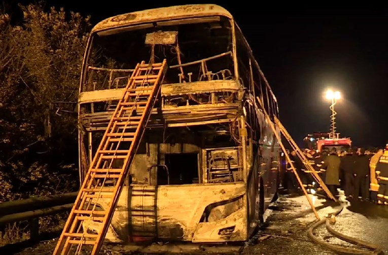 U požaru turističkog autobusa u Kini poginulo 26 ljudi