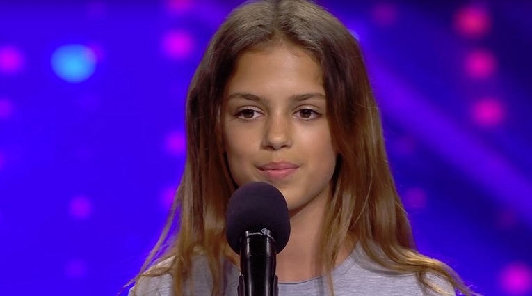 Stisnula zlatni gumb: Anđeoski glas 13-godišnje Elene rasplakao Maju Šuput