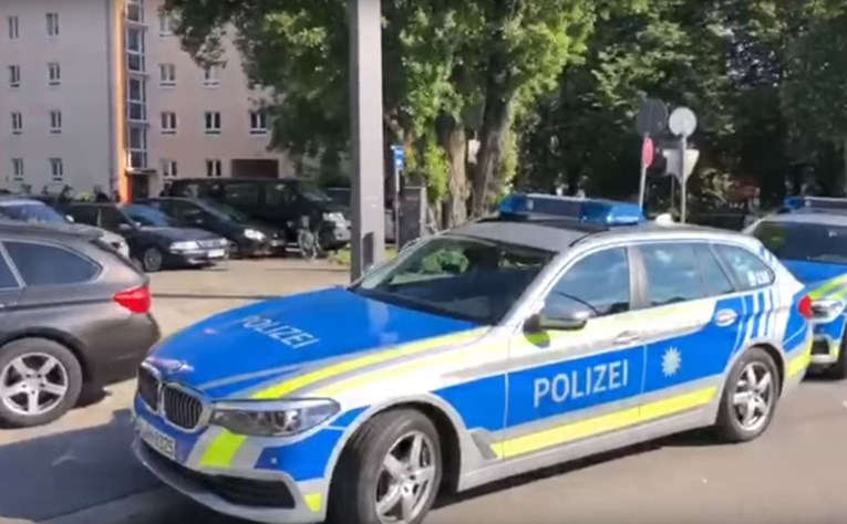 U napadu nožem u Njemačkoj ubijena žena, ozlijeđeno nekoliko osoba