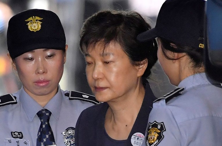 Bivšoj južnokorejskoj predsjednici osam godina zatvora zbog pronevjere 2,6 milijuna eura