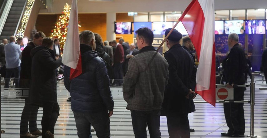 Krajnja desnica u Poljskoj izgubila izbore pa upala u prostor javne televizije