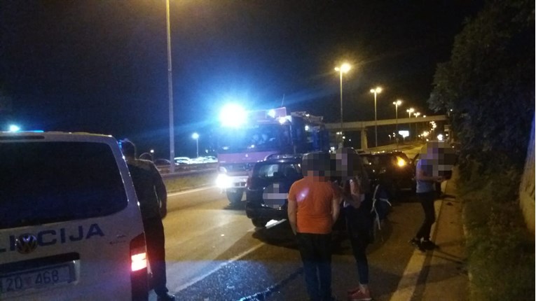 Nesreća kod Kaštela: Sudarila se tri auta, curio plin
