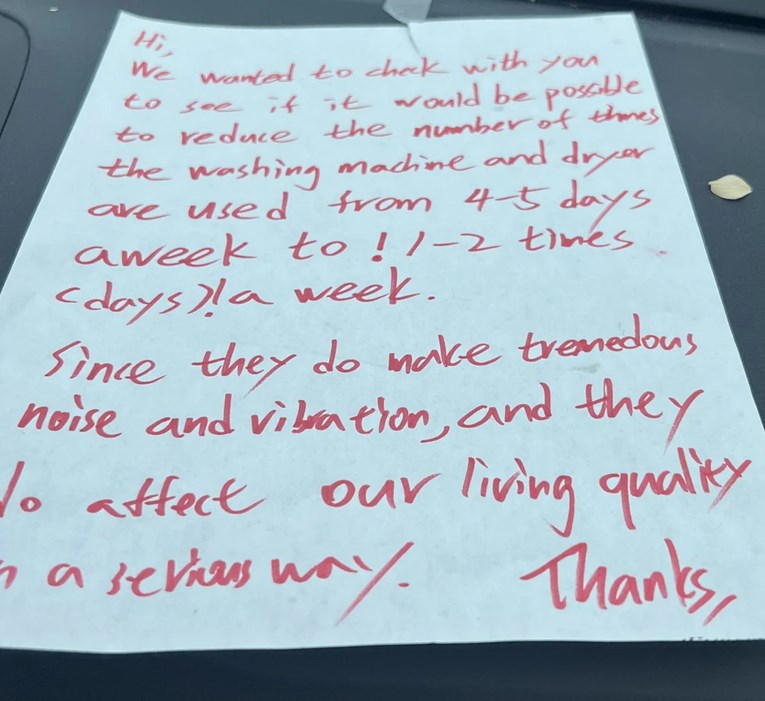 Susjed im ostavio poruku na vratima, molba je totalni hit