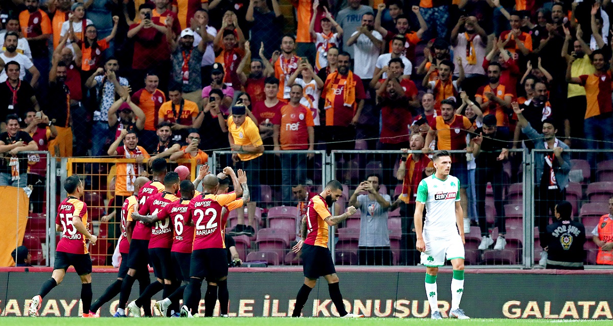 Galatasaray pobijedio u 99. minuti u susretu s 14 žutih i četiri crvena kartona