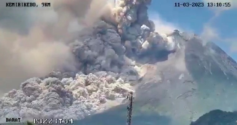 VIDEO Eruptirao veliki vulkan u Indoneziji: Lava teče do sedam kilometara uokolo