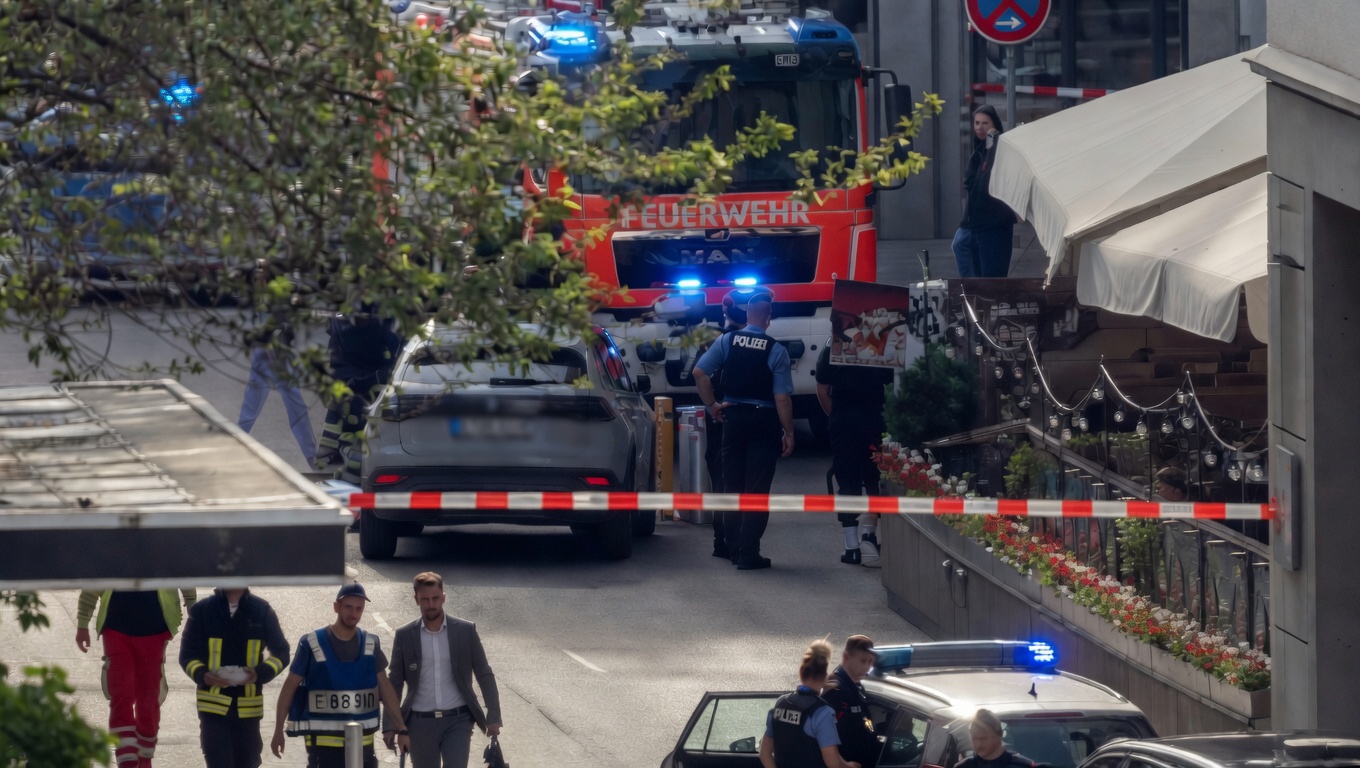 Autom se zabio u ljude u Leipzigu: Dvoje mrtvih, više ozlijeđenih. "Bio i napad nožem"