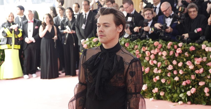 Pjevač Harry Styles svoju omiljenu odjeću čuva u zaleđenom sefu