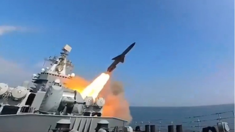 Dva dana nakon Trumpove izjave o podmornicama Rusija i Kina pokrenule vojne vježbe