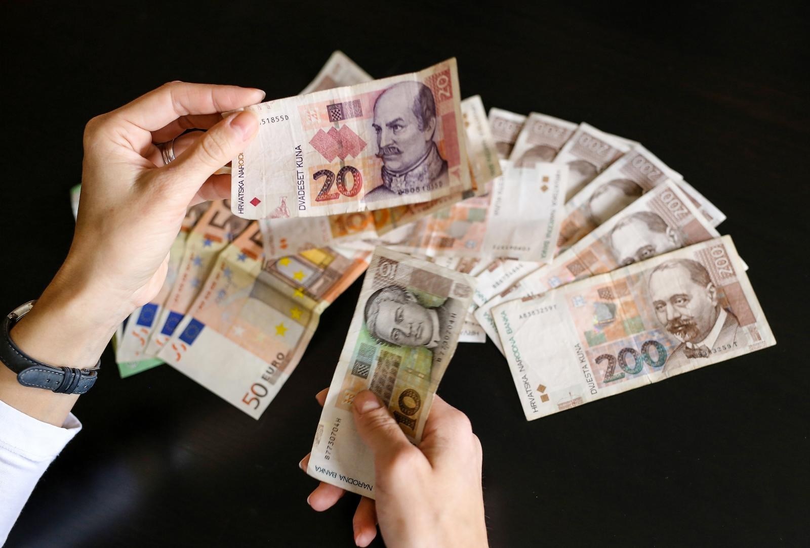 Minimalac u Hrvatskoj upola je manji nego u Sloveniji. No slabija je i produktivnost