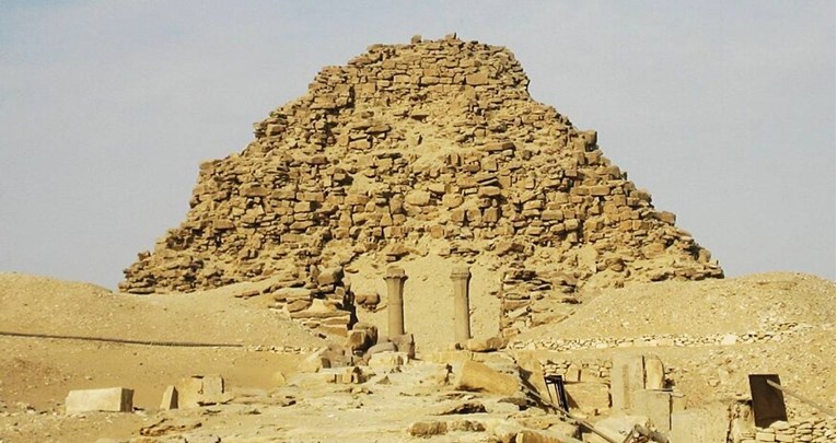 Egiptolog prije 200 godina vjerovao da ova piramida ima tajne komore. Bio je u pravu 
