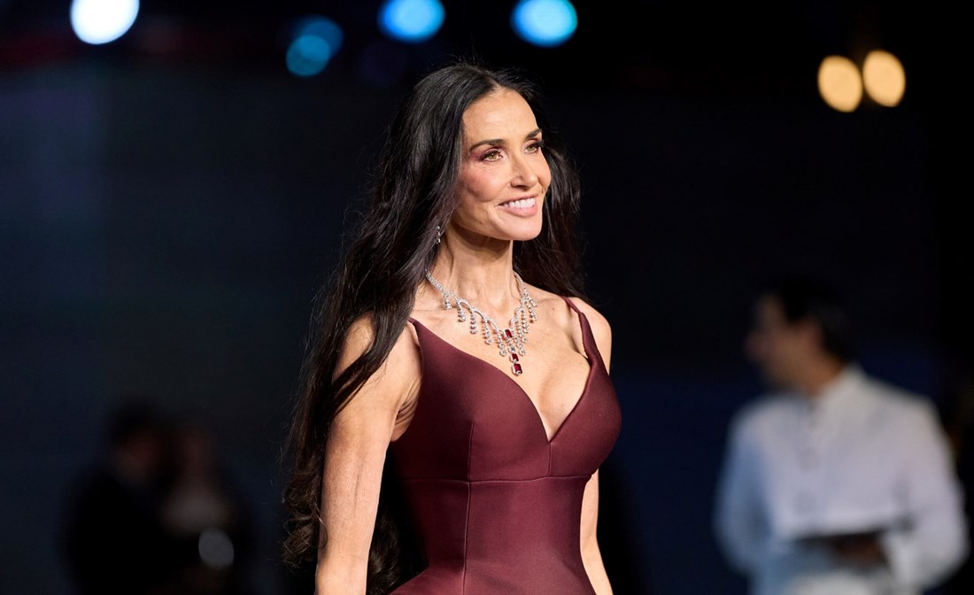 Svi pričaju o sofi Demi Moore - odvažna, šarena i totalno neočekivana