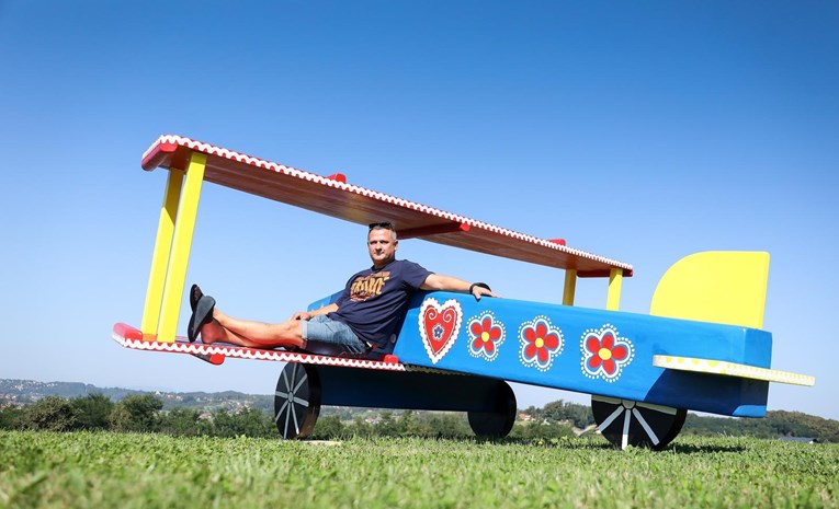 U Stubici se nalazi drveni zrakoplov koji izgleda kao tradicionalna igračka